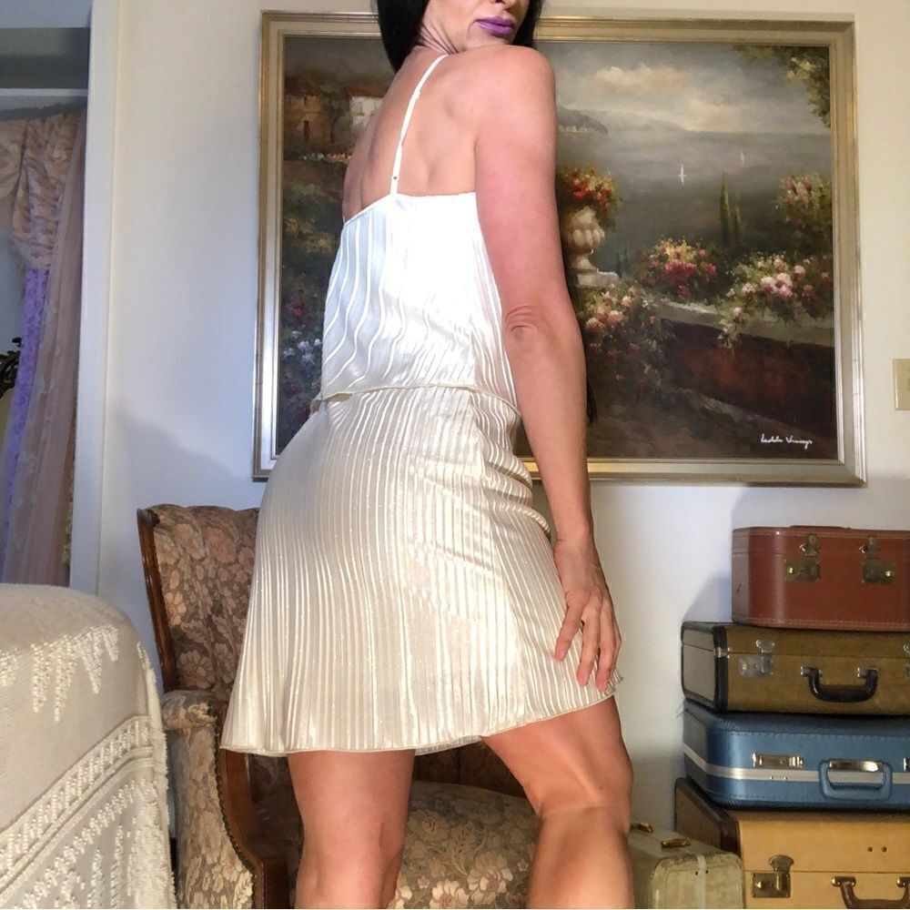 Studio Y gold shimmery dress - Picture 2 of 5